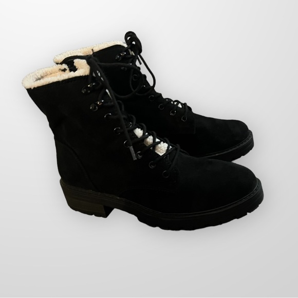 Suede Shearling Lace Up Boot // Winter Combat Boot // Lug Sole - Picture 7 of 8